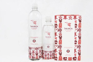 黑白對比產(chǎn)生強(qiáng)烈的視覺效果